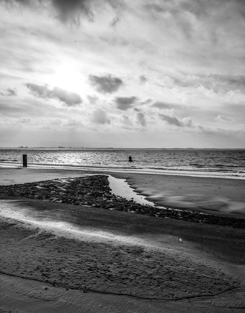 Vlissingen strand, Westerschelde met uitzicht op Zeeuws Vlaanderen