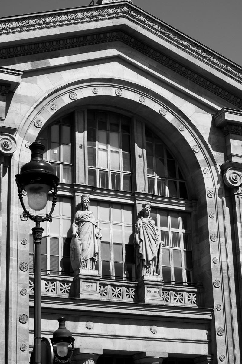 uitsnede van Gare du Nord stationsgebouw